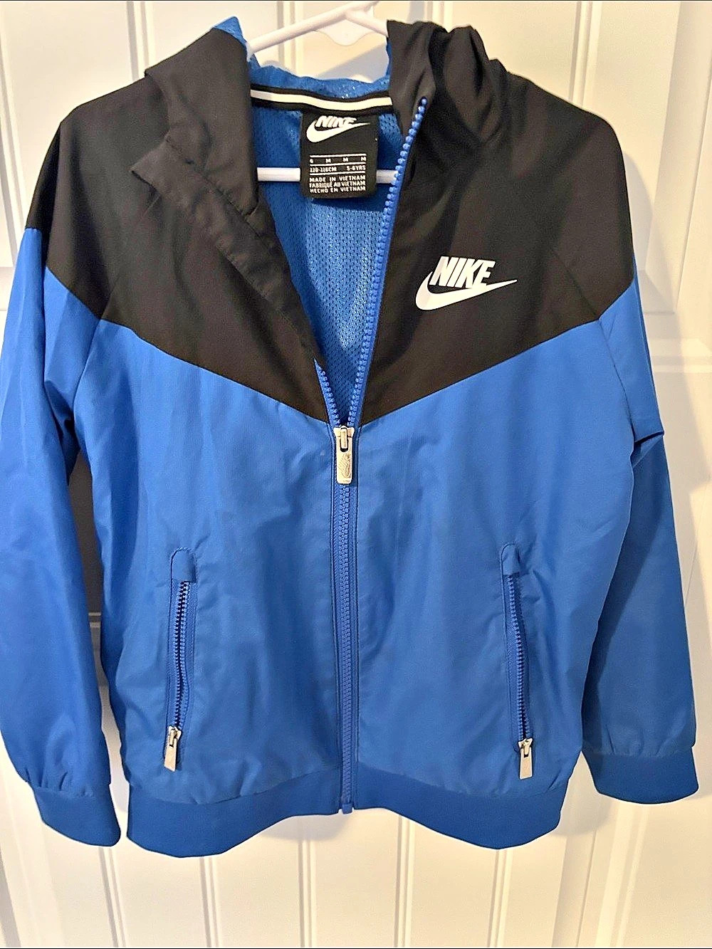 Nike Kids Sportswear Windrunner Hooded Jacket Blue & Black Size Medium